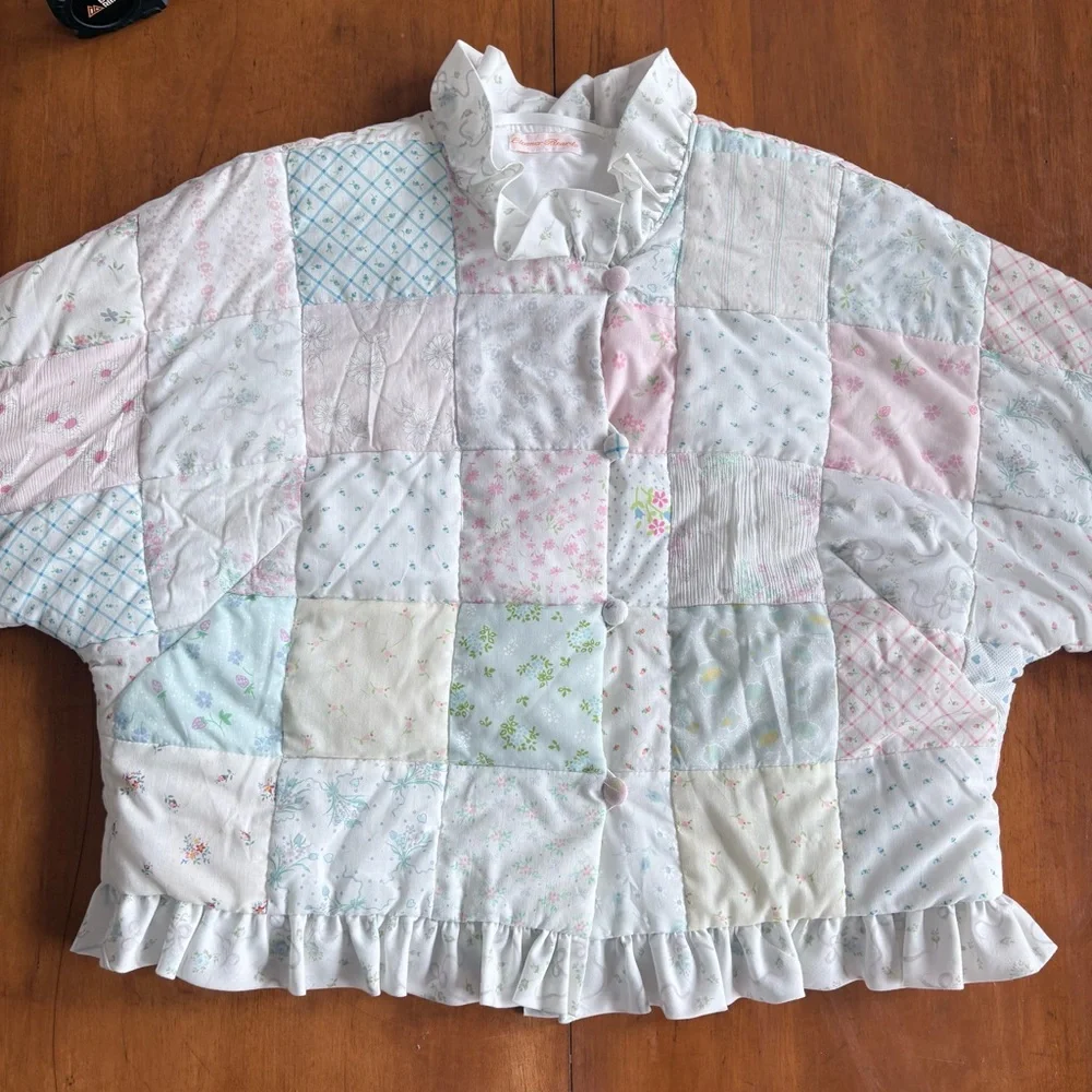 Vintage Handmade Quilted Pastel Ruffle Cropped Long Sleeve Jacket Size Medium - Picture 2 of 10